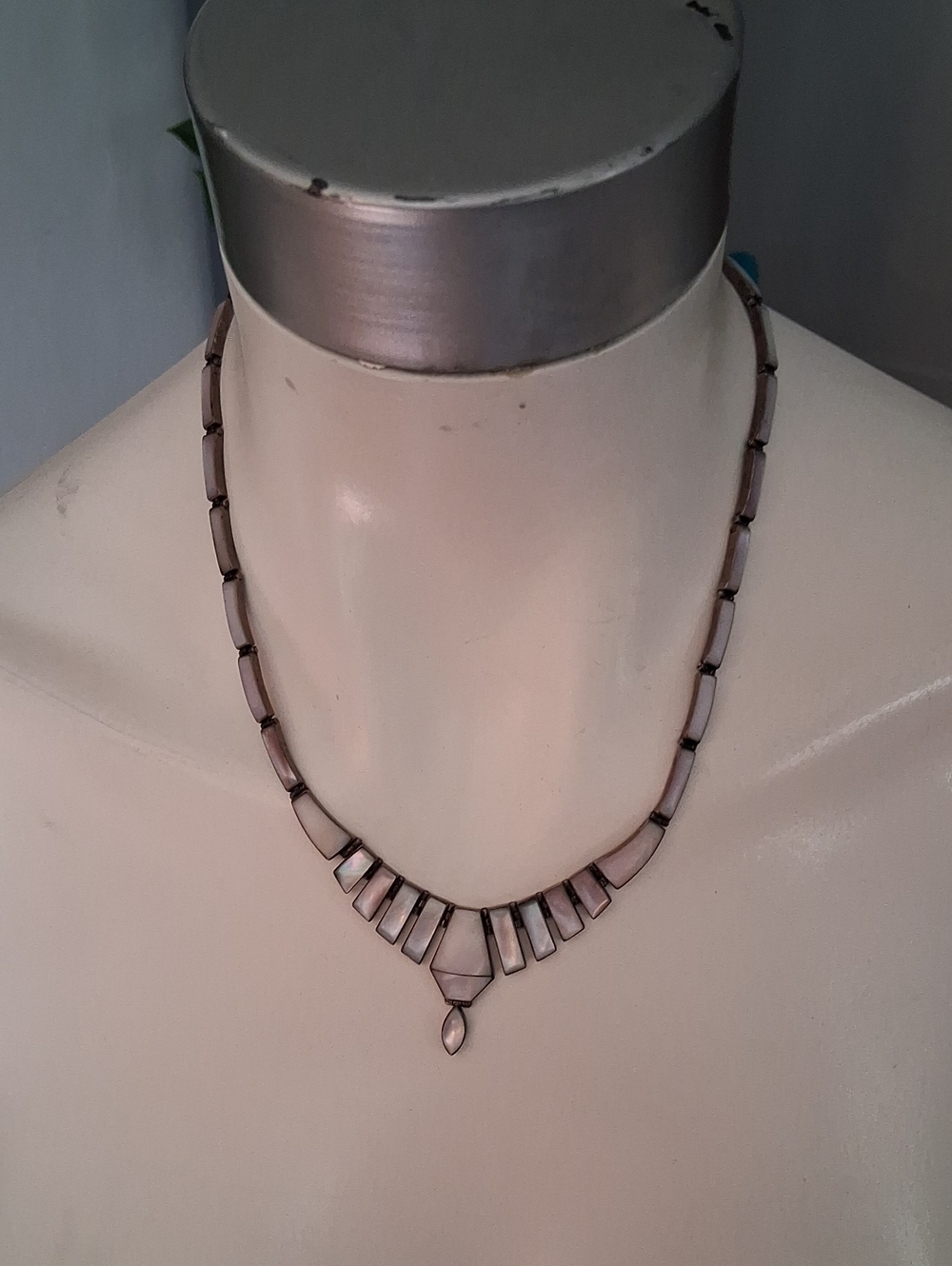 Vintage Deco Mother Of Pearl Necklace/choker